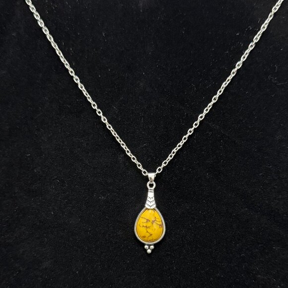 Inlaid Yellow Faux Stone and Silver Adjustable Necklace - Picture 1 of 4